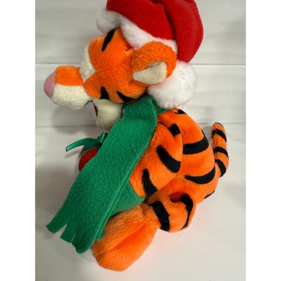 Vintage 1990s Y2K Disney Parks Tigger Christmas Plush Santa Hat Gift WDW 12 - Picture 10 of 12